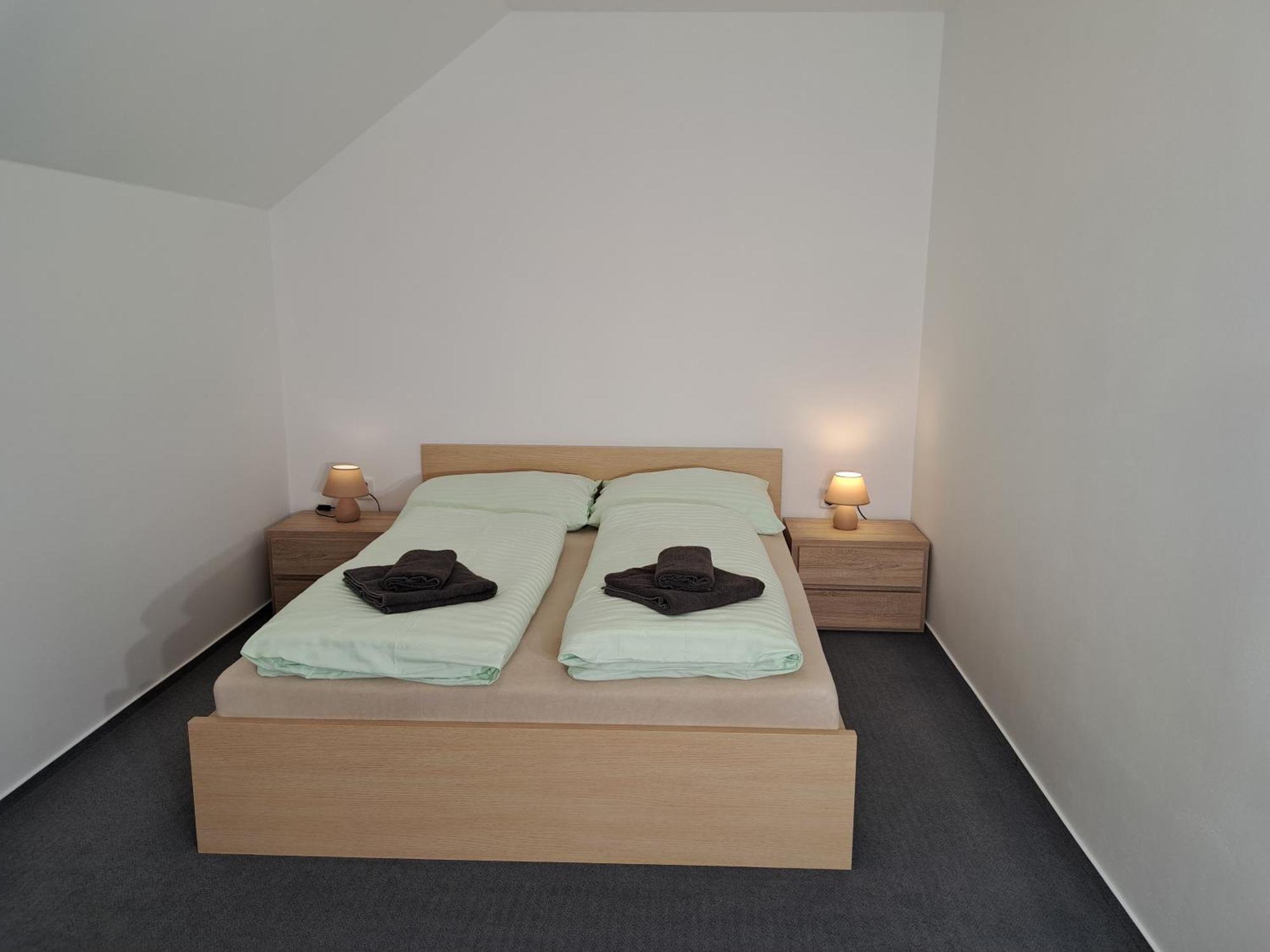 Apartmany Sport With Garage โรกีนีซ นัด ยีเซอโร ภายนอก รูปภาพ